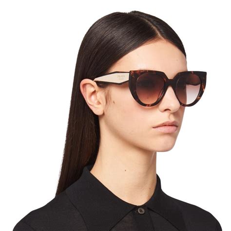 solaire prada femme 2024|Lunettes de soleil Prada pour femme & homme .